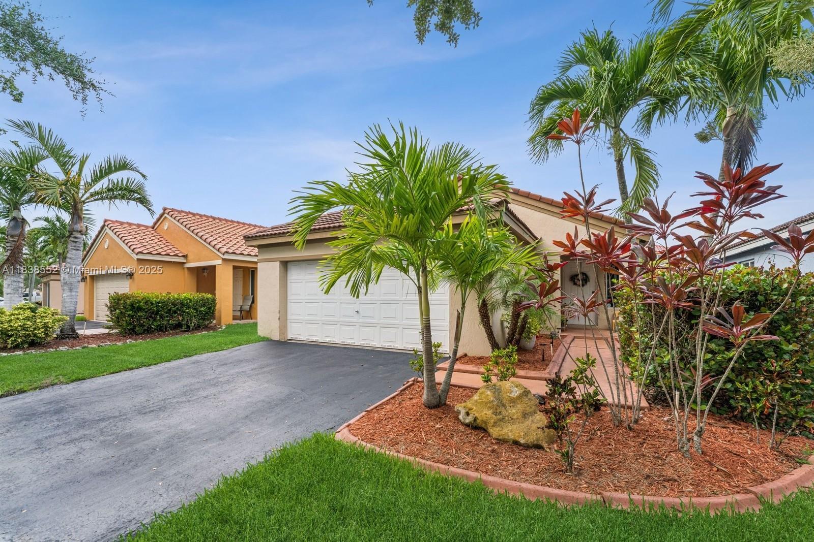 1368 Presidio Dr  Weston FL 33327 photo