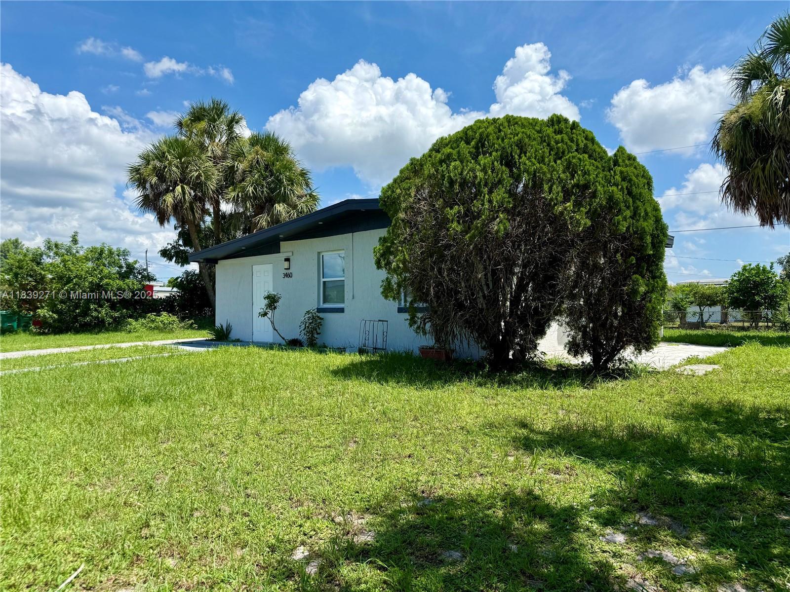 Property Photo: 3460 Normandy Dr FL 33952