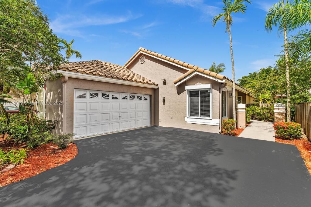 Property Photo: 269 NW 101st Ave FL 33324