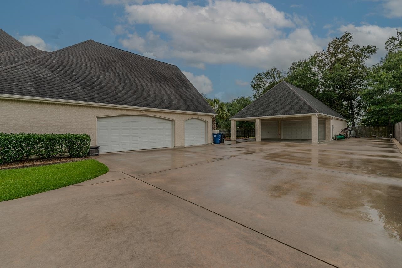 Property Photo: 9010 Taylor Circle TX 77630