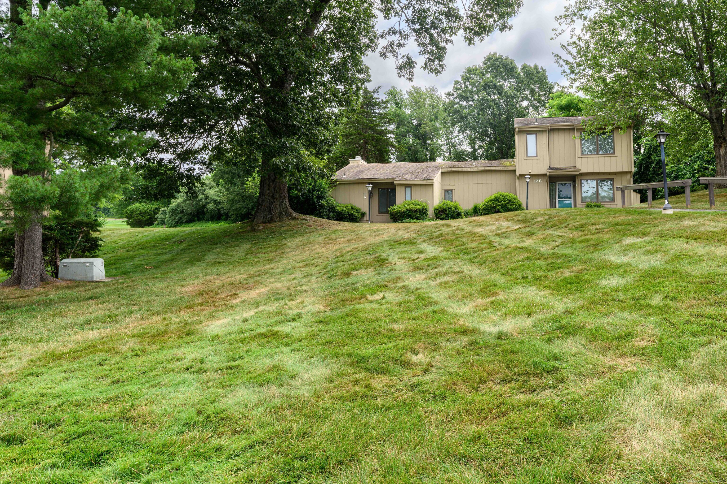 Property Photo:  17 Pilgrim Harbor A  CT 06492 
