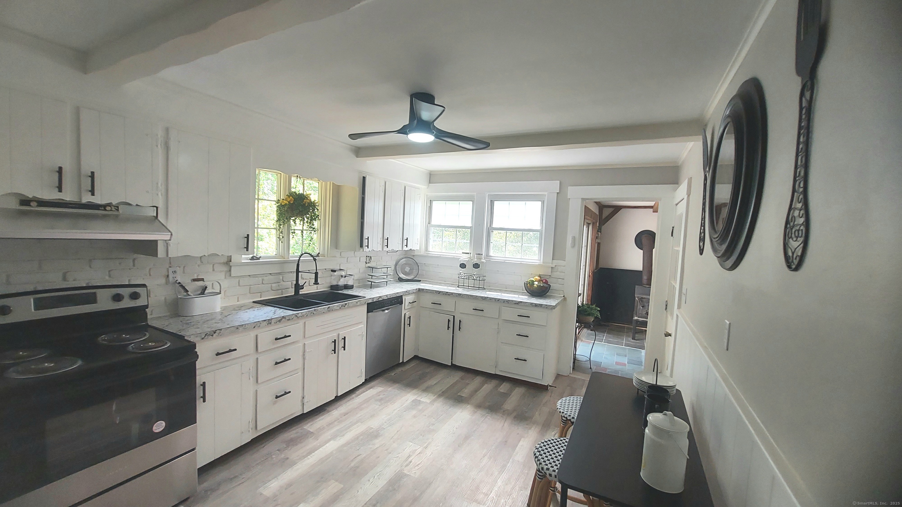 Property Photo: 62 Park Street CT 06076
