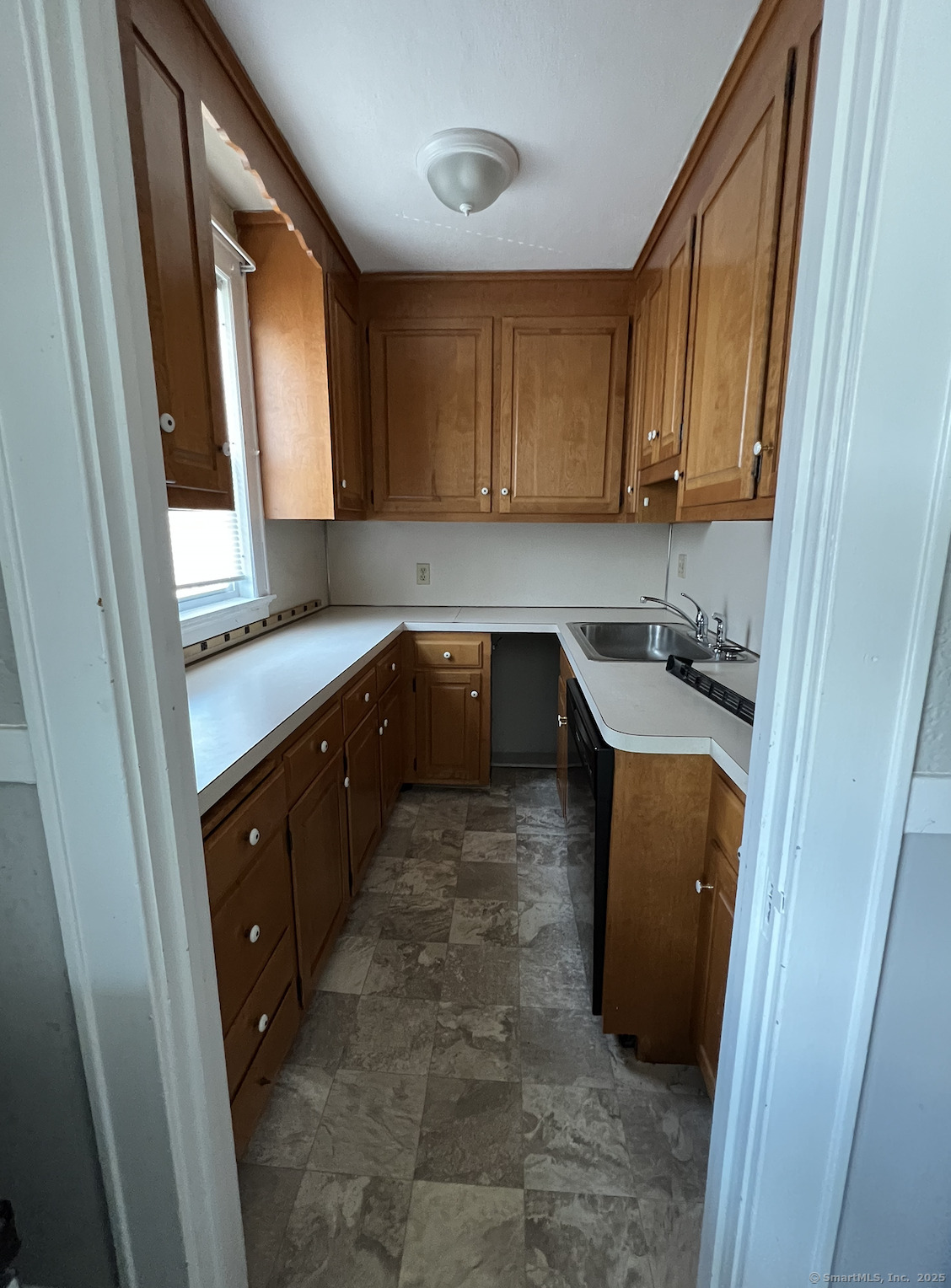 Property Photo: 861 Farmington Avenue 2nd Floor CT 06037
