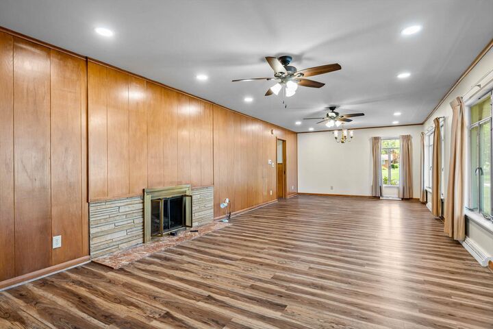 Property Photo:  410 N Eisenhower Street  MO 65708 