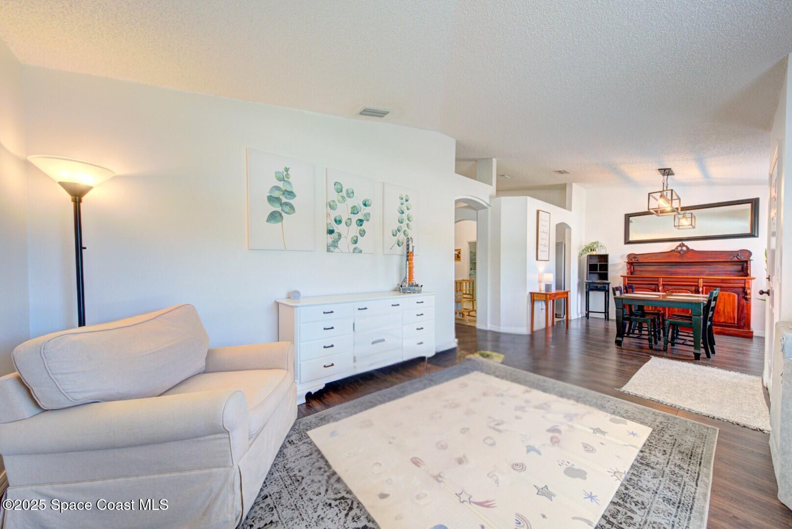 Property Photo: 3290 Heider Road FL 32796