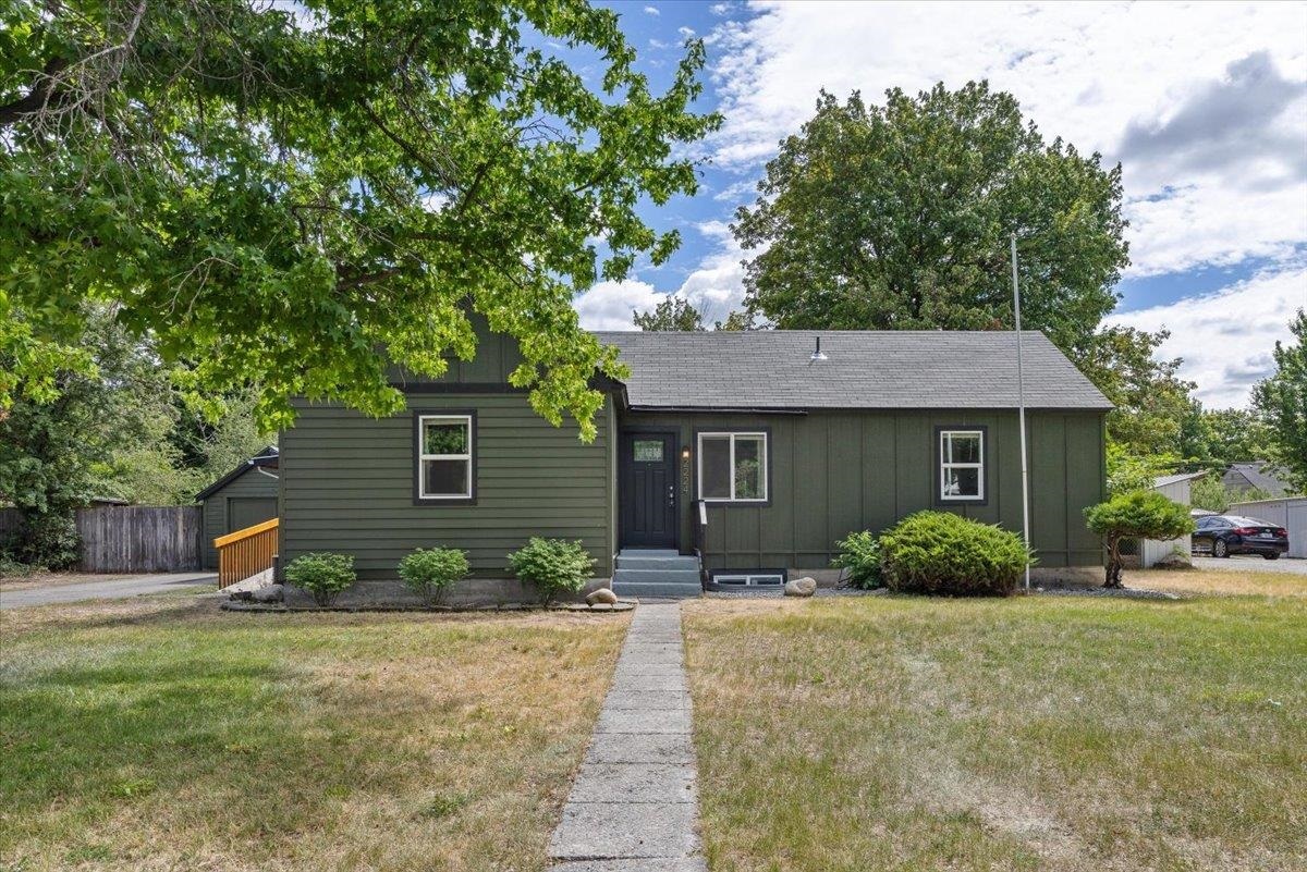 Property Photo: 2224 N Lily Rd Rd WA 99212