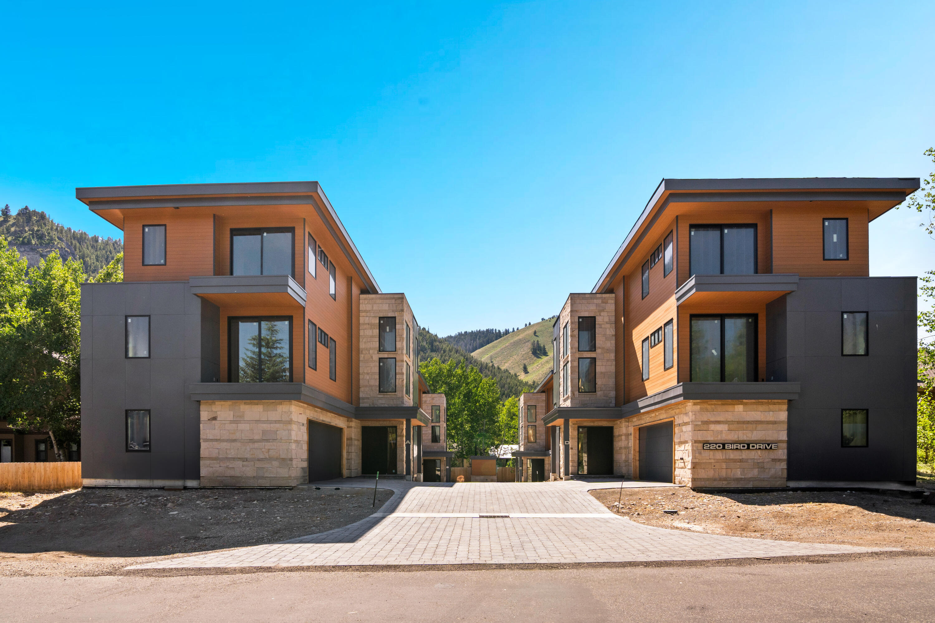 Property Photo: 220 Bird Dr D ID 83340