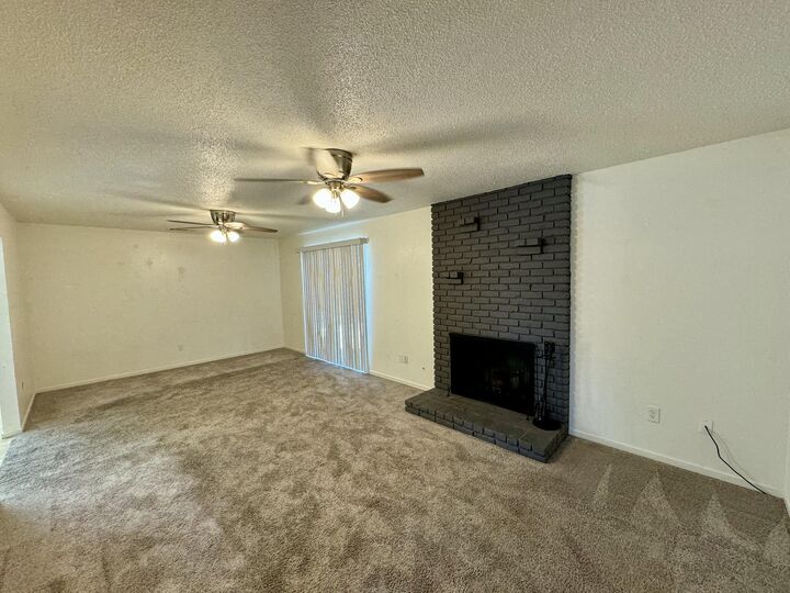 Property Photo:  1602 W Dorothea Avenue  CA 93292 