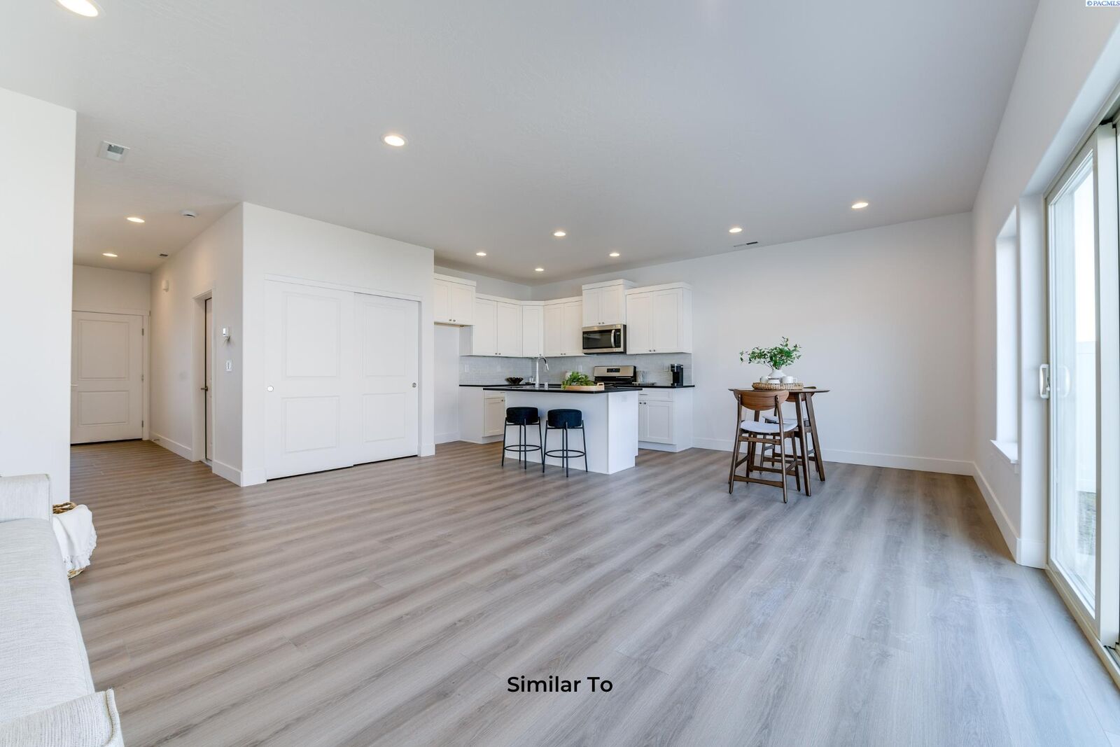 Property Photo:  7559 Grapevine Ct  WA 99353 