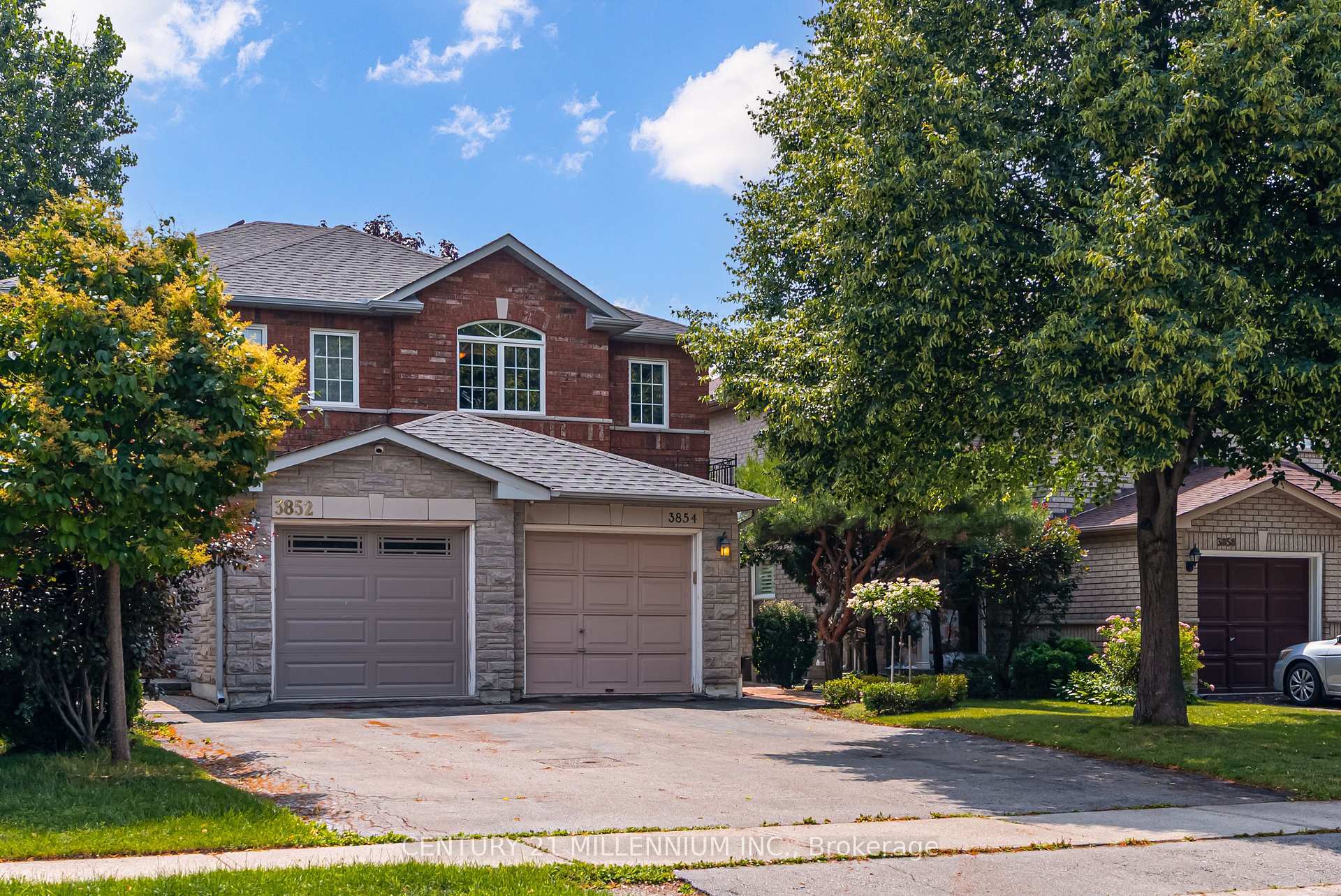 Property Photo: 3854 Foxborough Trail ON L5N 7T9