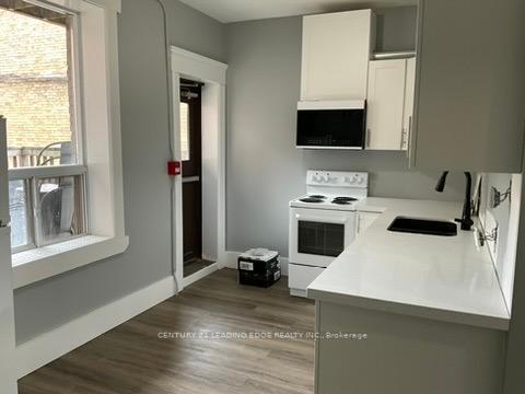 Property Photo:  614 College Street 1  ON M6G 1B4 