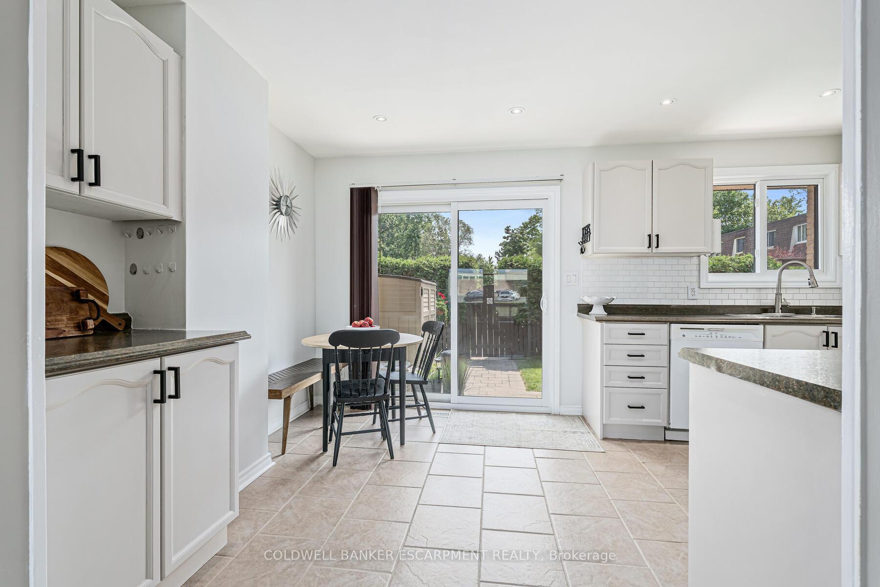 Property Photo: 20 Mountainview Road S 27 ON L7G 4K3