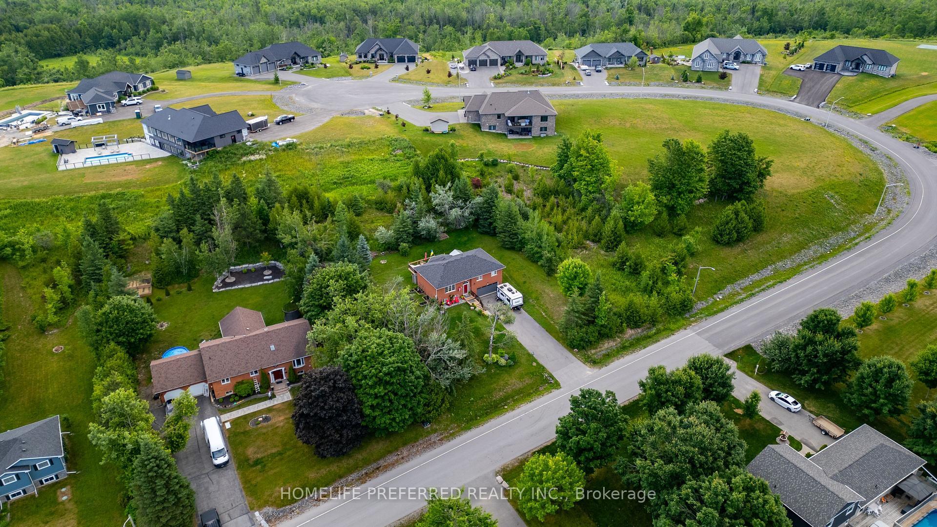 Property Photo: 2403 Kennedy Drive ON L0A 1C0