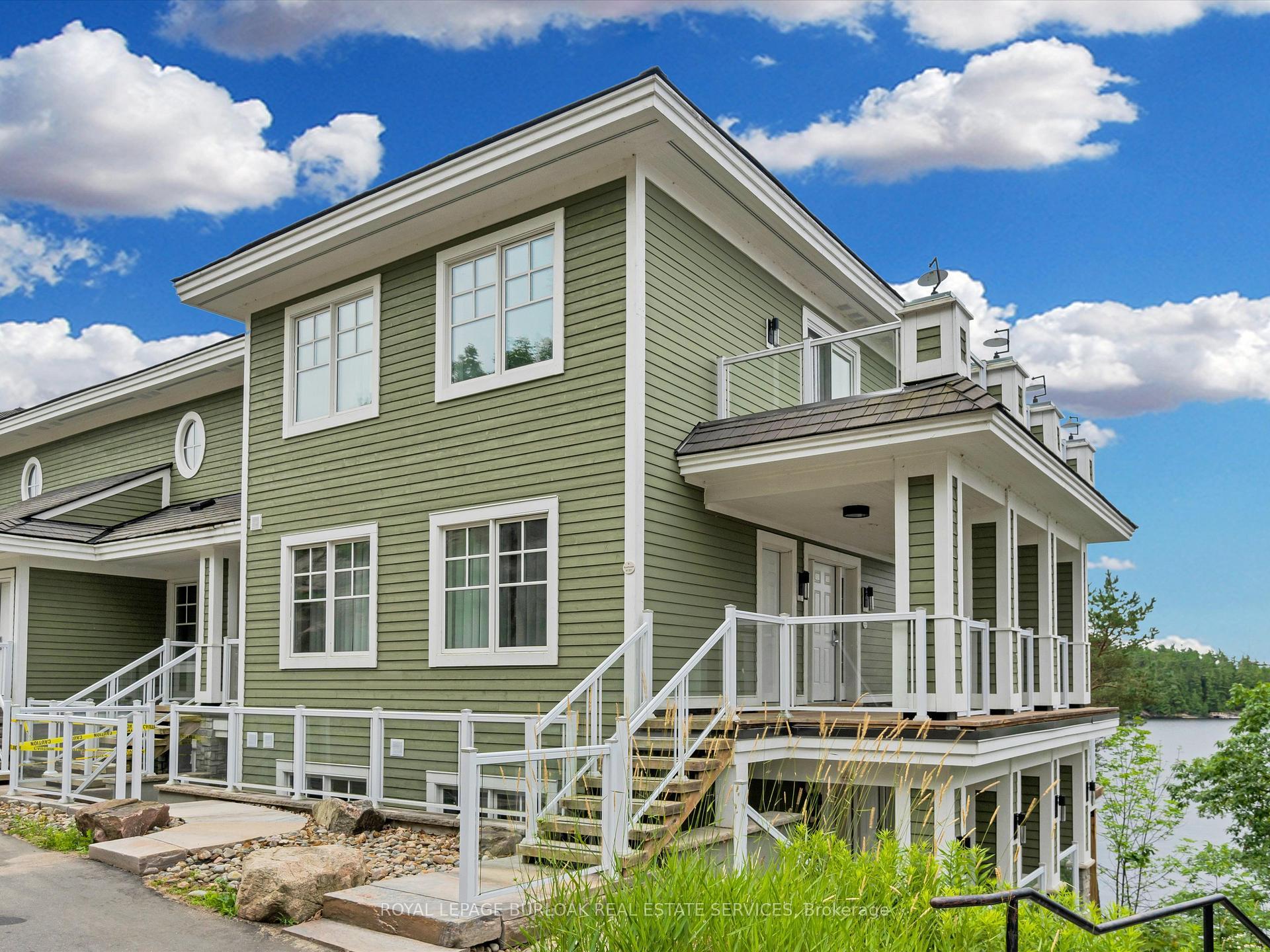 Property Photo: 1869 Muskoka 118 Road W Btw -101 ON P1L 1W8
