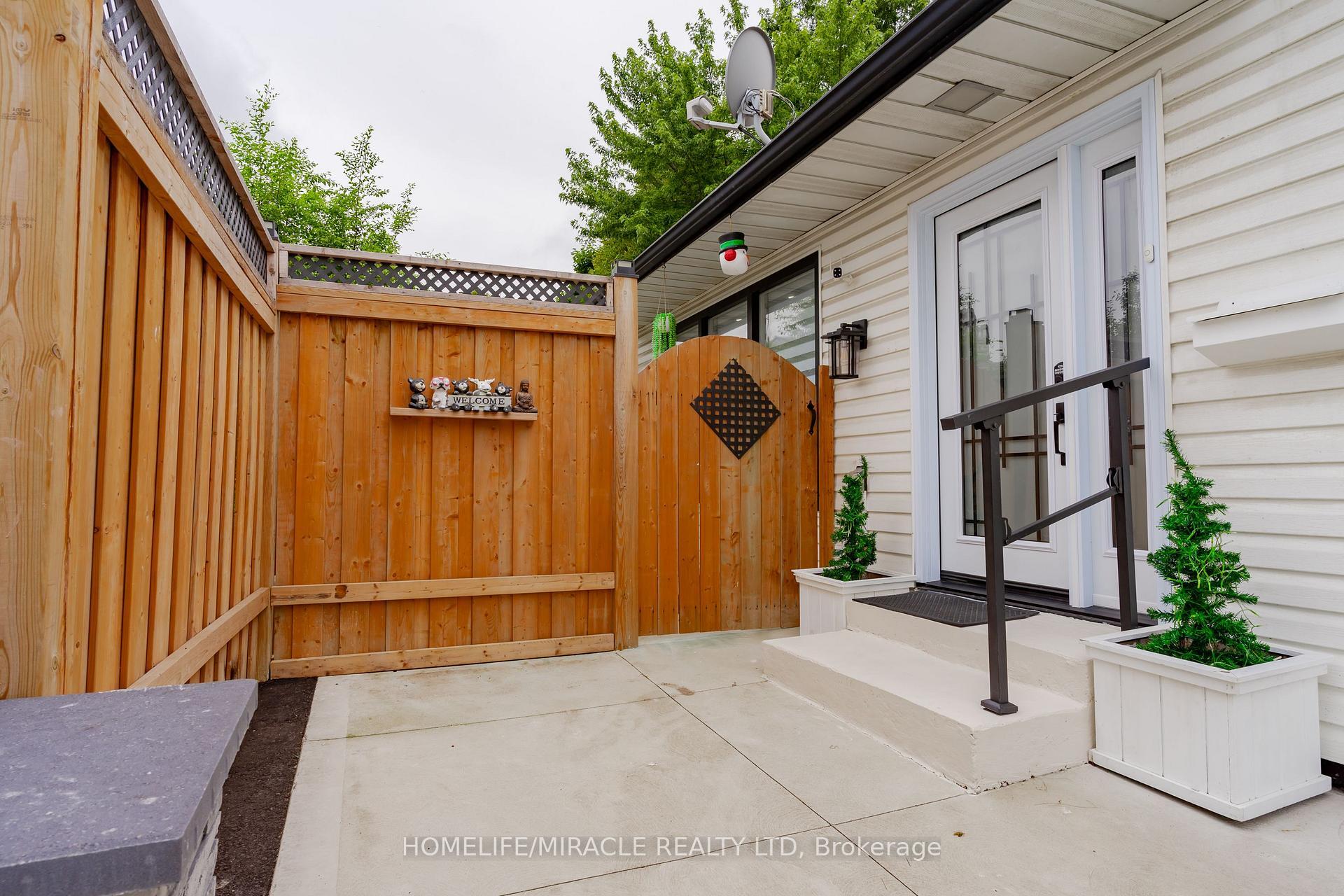 10 Huntingwood Crescent  Brampton ON L6S 1S6 photo