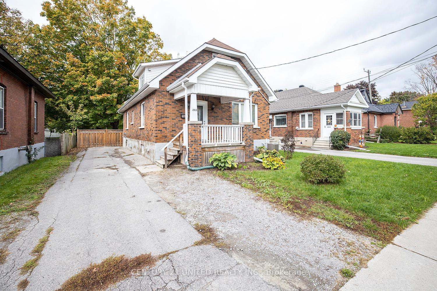 Property Photo: 225 Mark Street ON K9H 1V1
