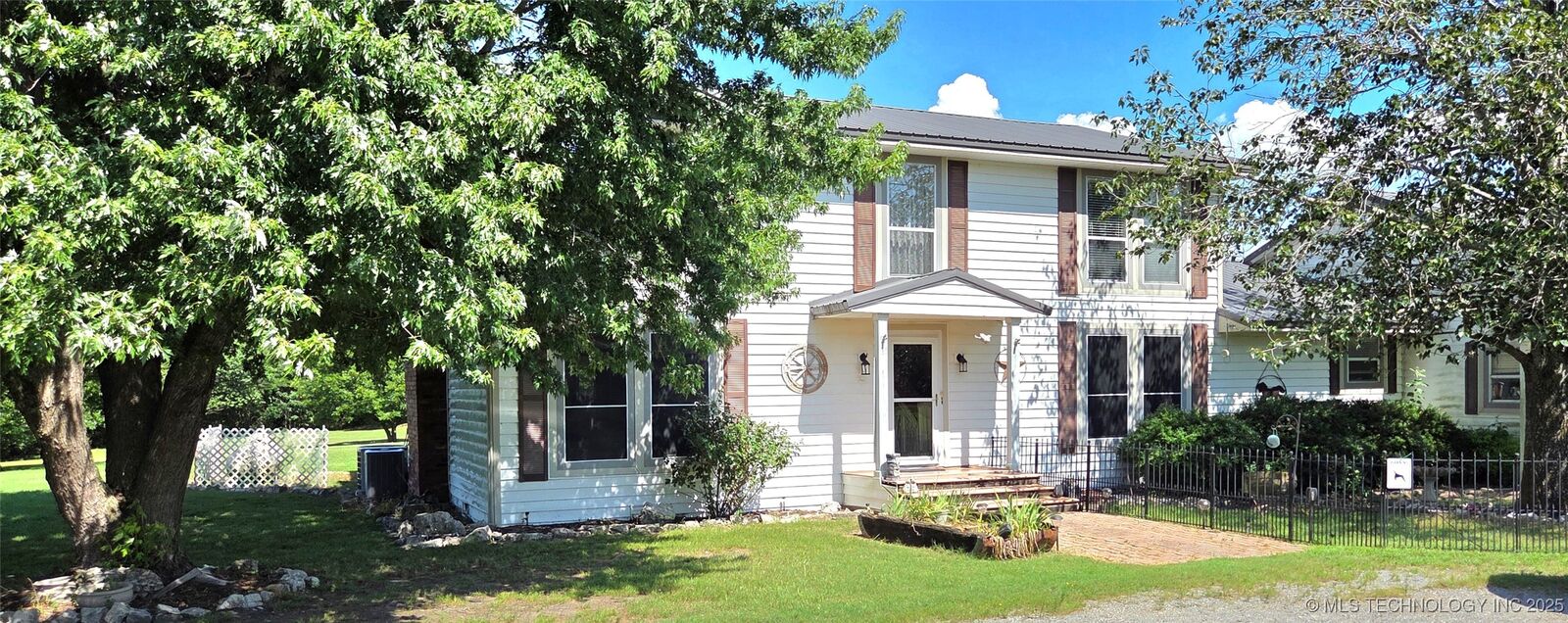 Property Photo: 9546 Park Road E OK 74530