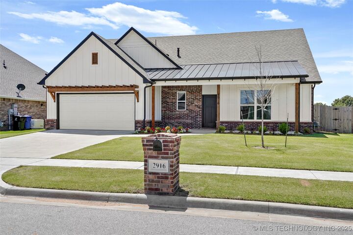 Property Photo:  2916 S 8th Street  OK 74012 