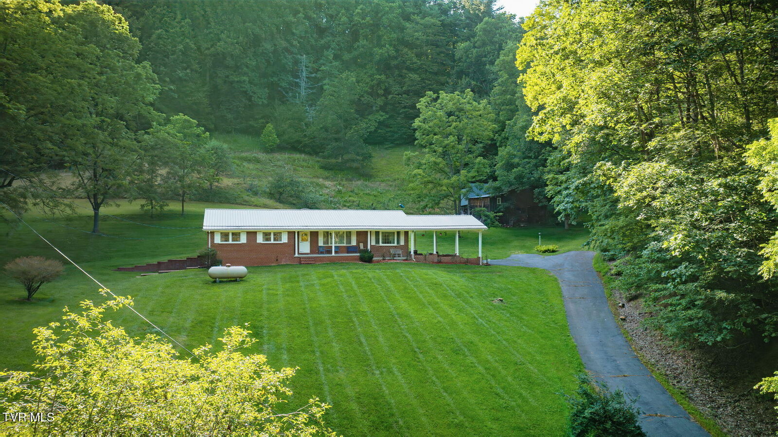Property Photo: 175 Robert Rice Road TN 37650