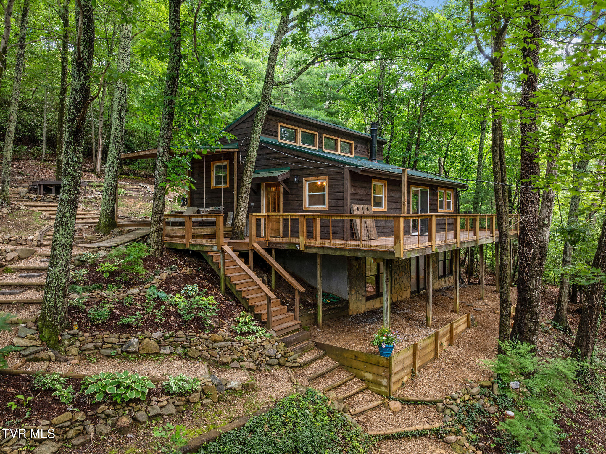 Property Photo: 114 Whisper Wood Lane TN 37601