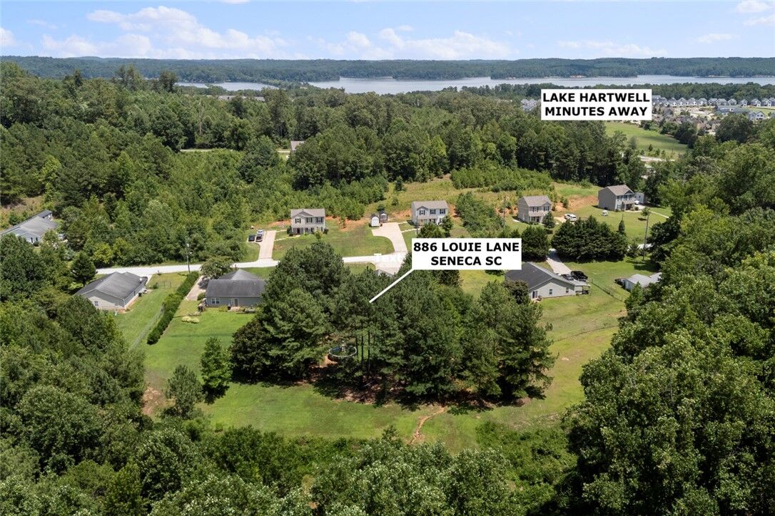 Property Photo:  886 Louie Lane  SC 29678 