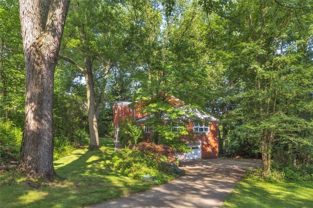 Property Photo:  624 Orchard Hill Drive  PA 15238 