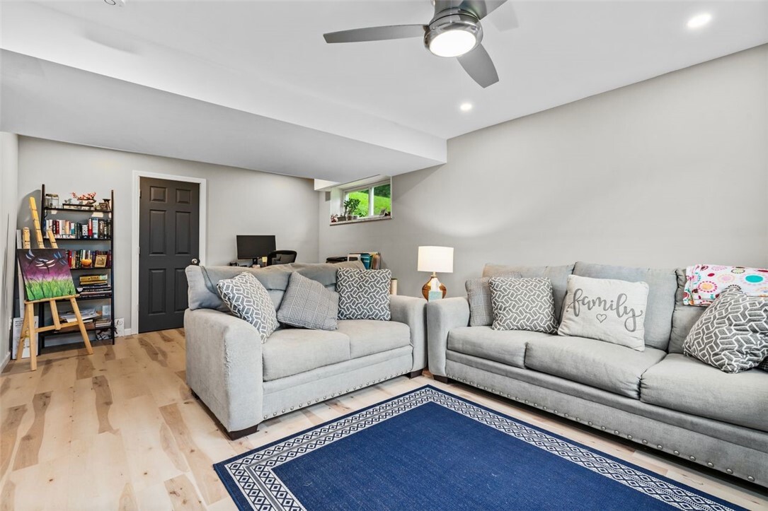 Property Photo: 4 Thornridge Rd PA 15202