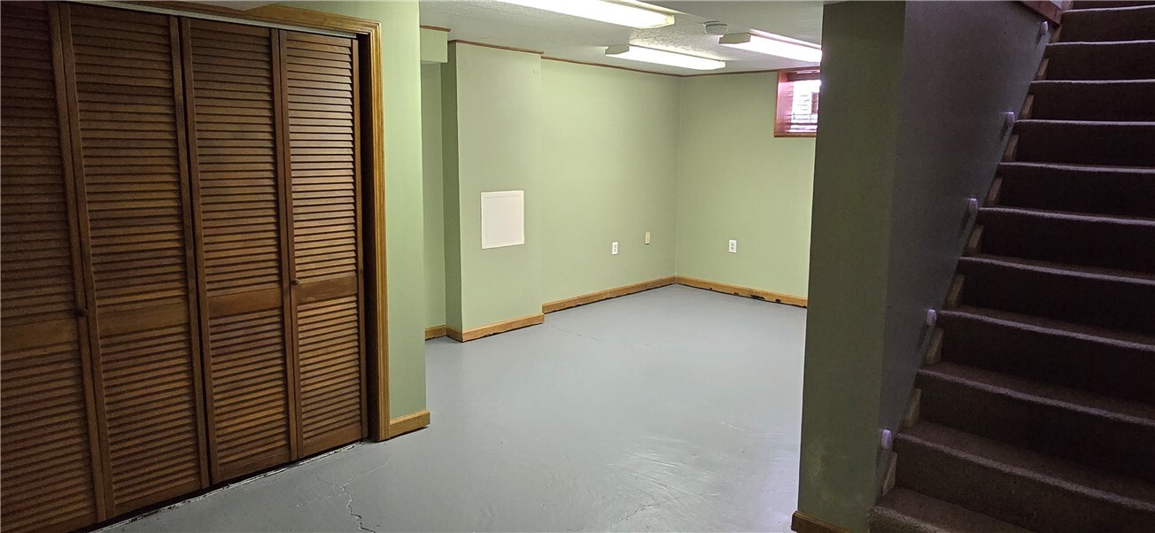 Property Photo: 1647 Norsen Dr PA 15243