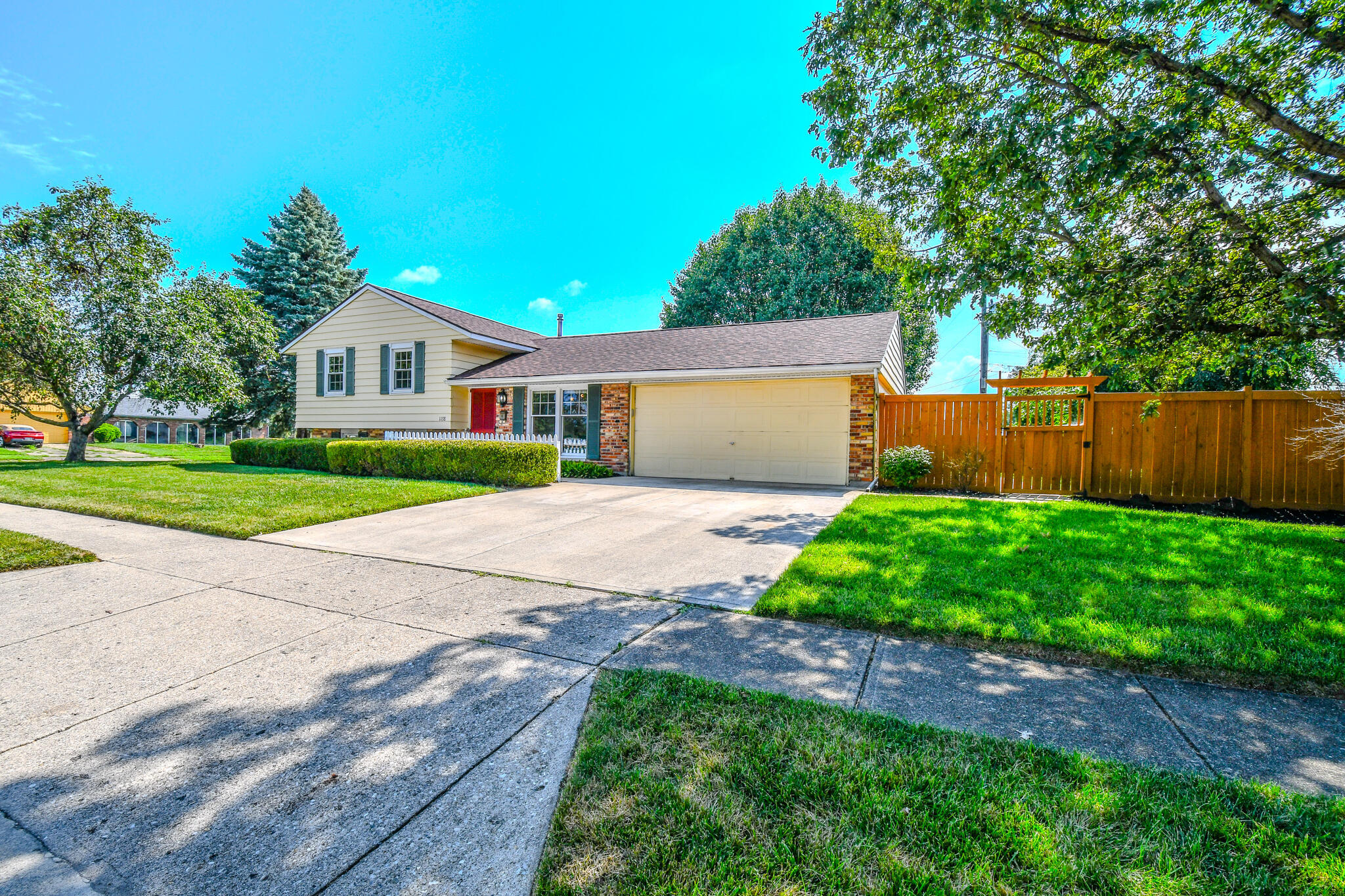 Property Photo: 1138 Edgebrook Avenue OH 45344