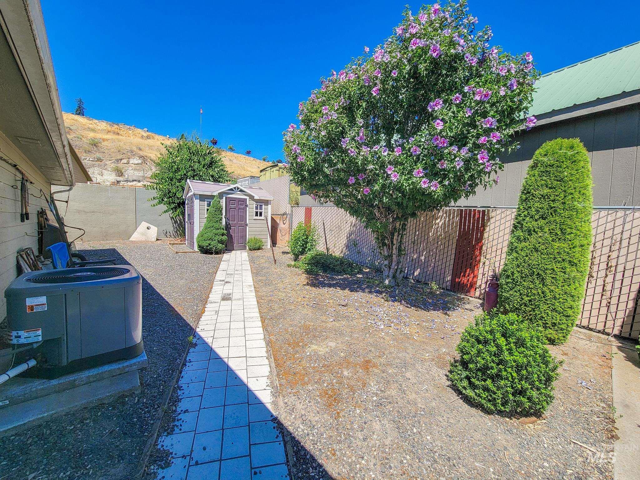 Property Photo:  1324 Setlow Court  WA 99403 