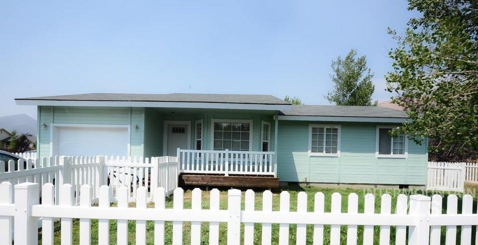 Property Photo:  911 Forest Bend Dr  ID 83333 