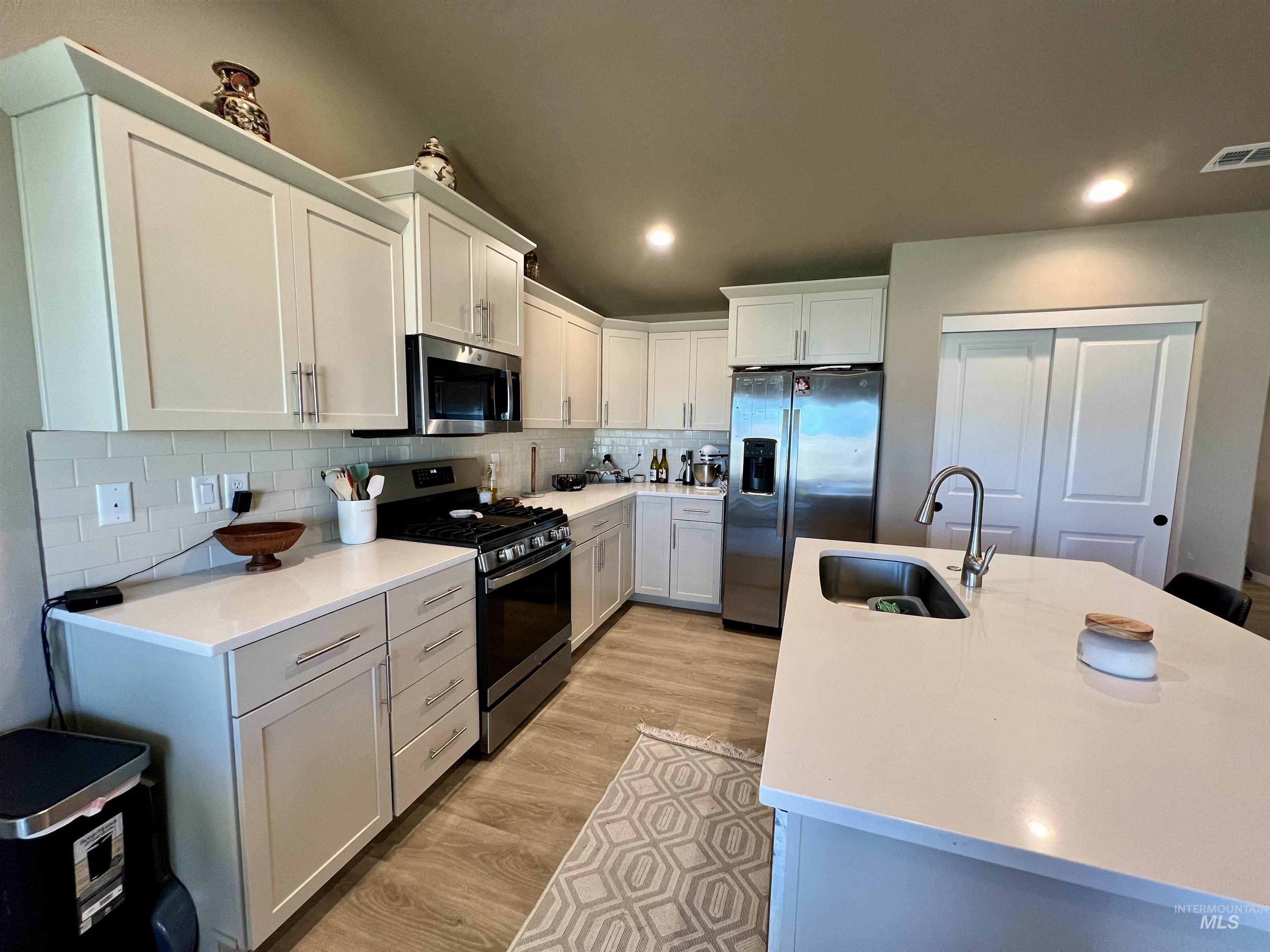 Property Photo: 2422 Legacy Ct WA 99403