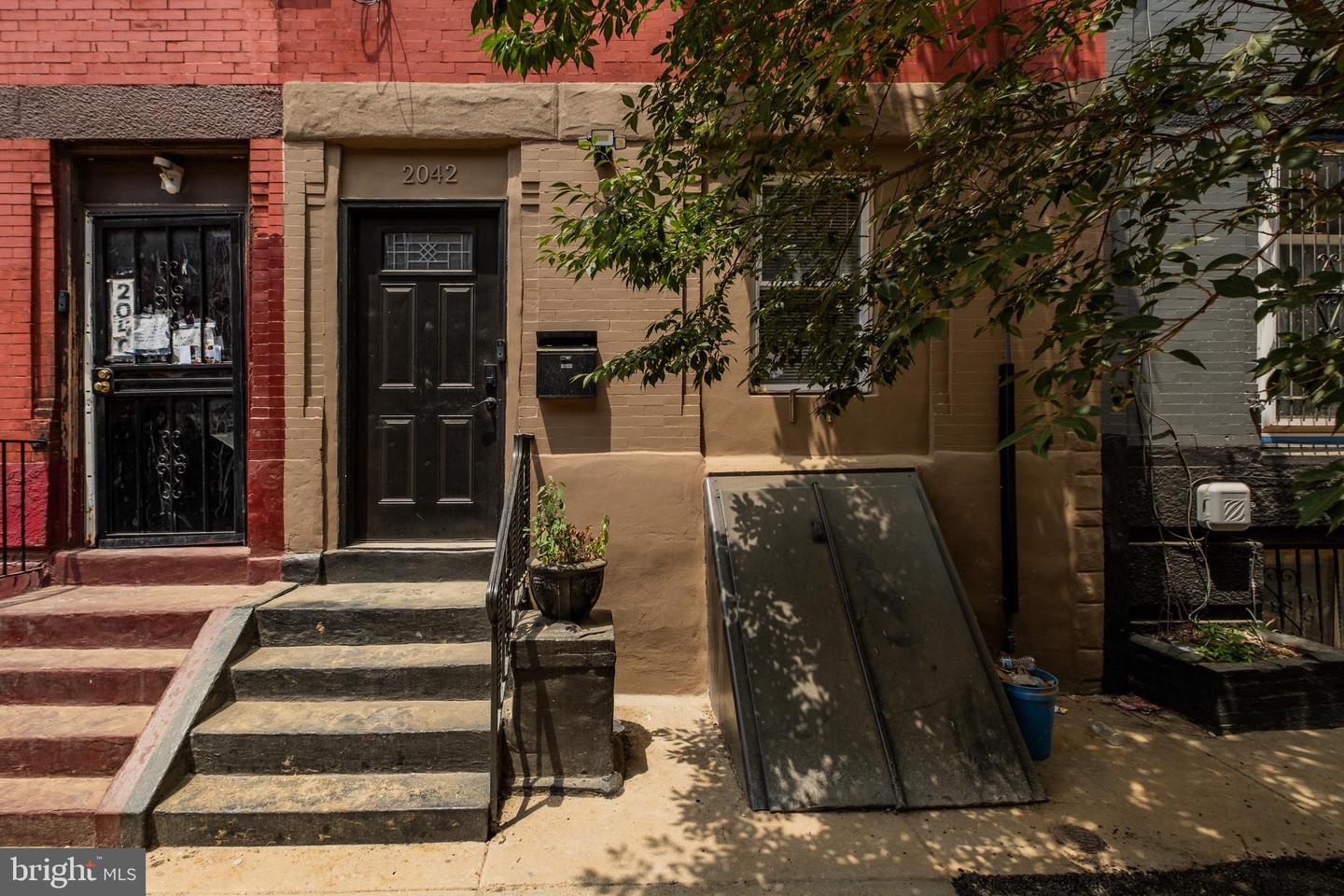 Property Photo: 2042 N Gratz Street PA 19121