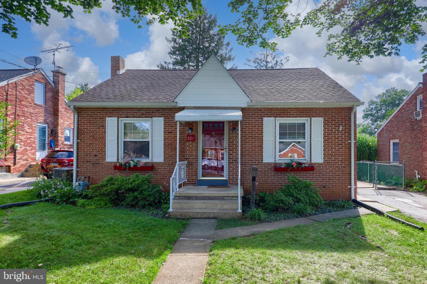 221 N Williams Street  York PA 17404 photo