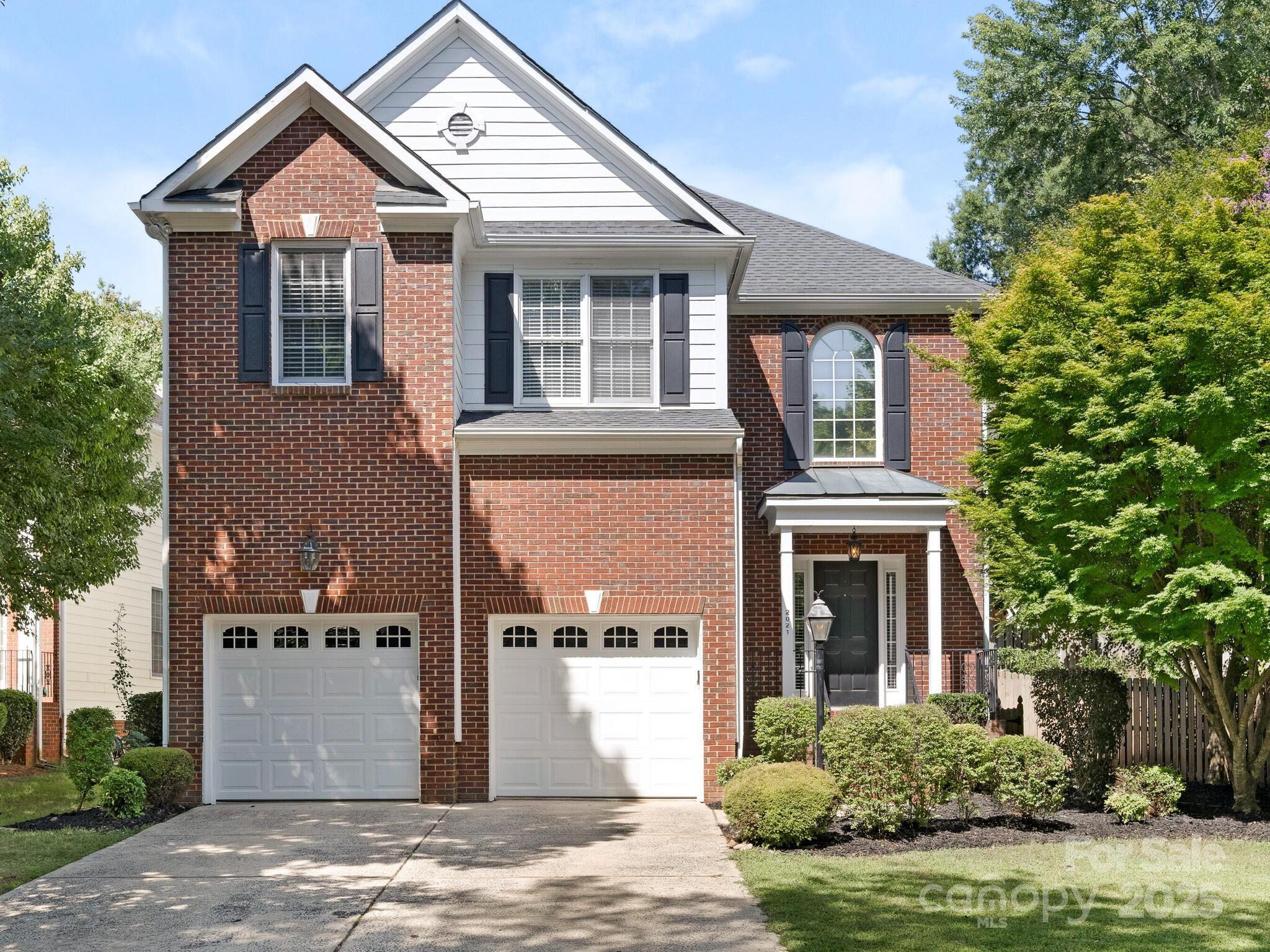 Property Photo: 2021 Sablewood Drive NC 28205