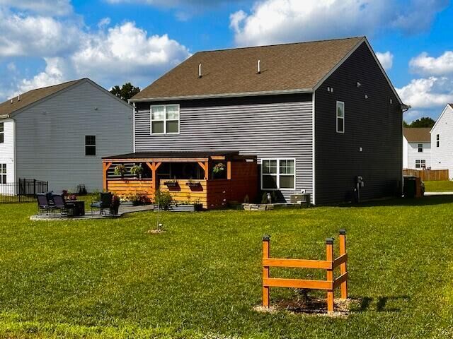 Property Photo:  393 Saint James Gate  OH 43055 
