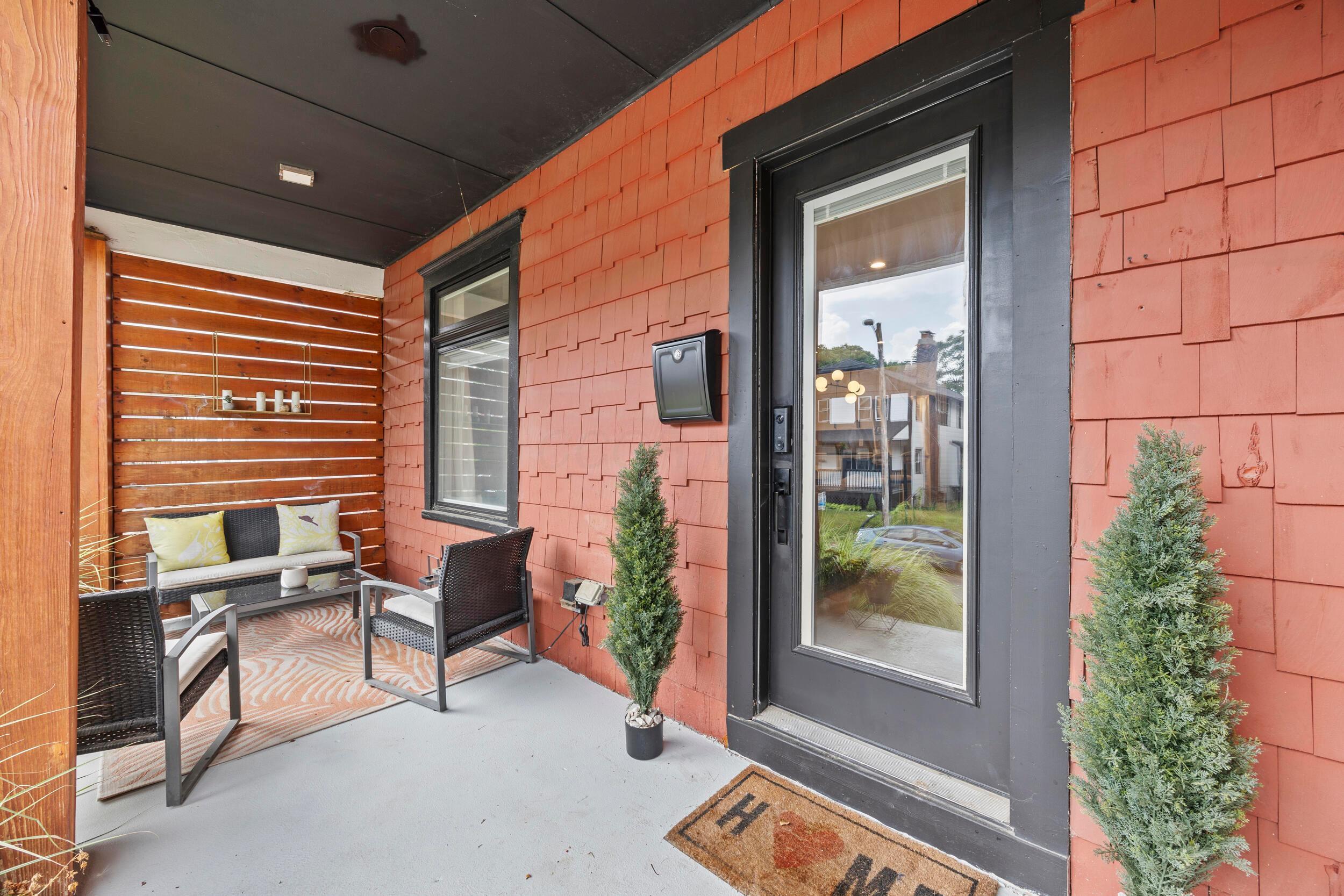 Property Photo: 1596 Franklin Avenue OH 43205