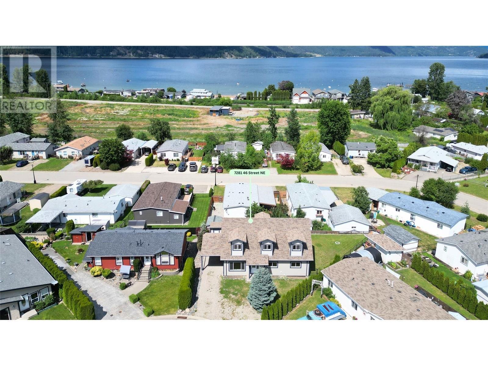 Photo de la propriété:  7281 46 Street Northeast  BC V1E 2B3 