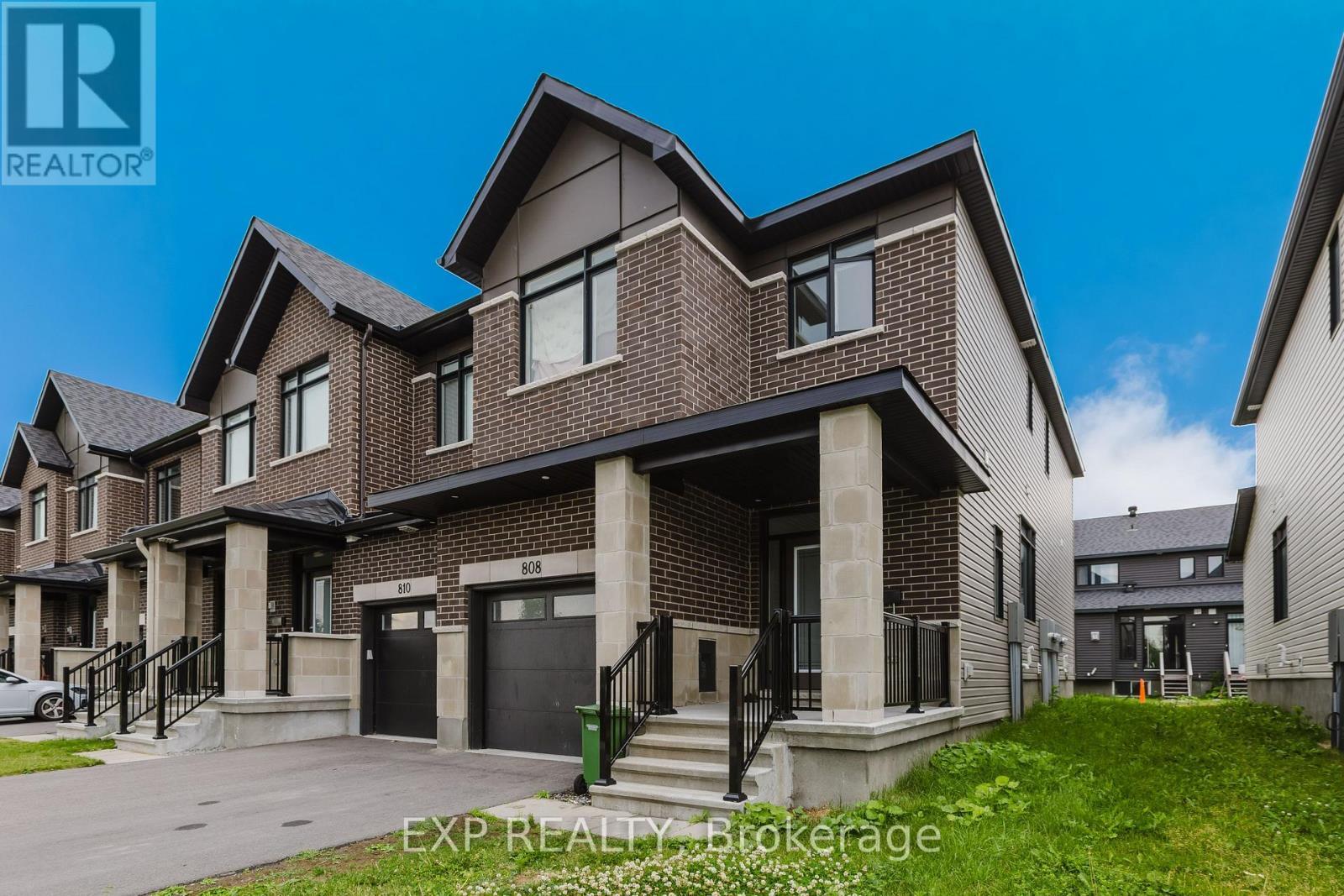 Property Photo: 808 Mochi Circle ON K2J 6Y9