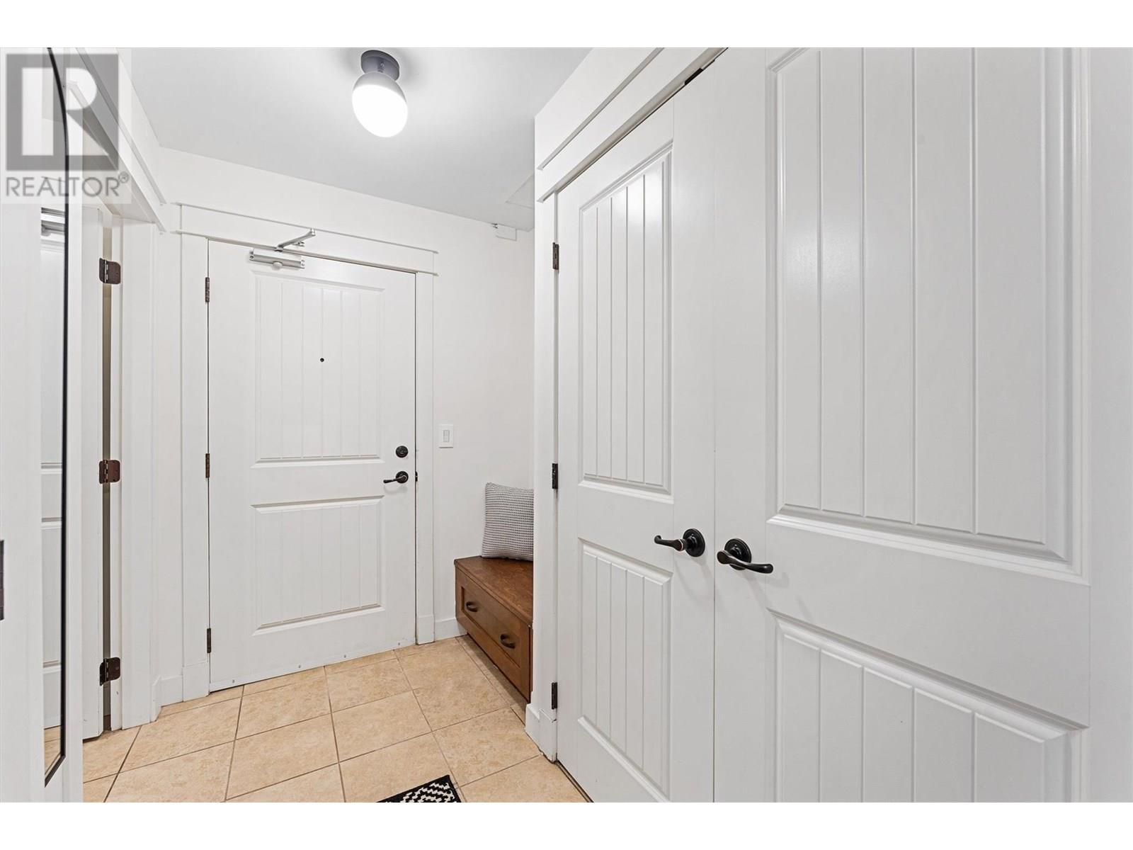 Property Photo: 2470 Tuscany Drive 201 BC V4T 3G8