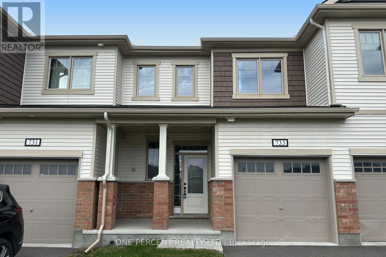Property Photo: 733 Megrez Way ON K2J 6S8