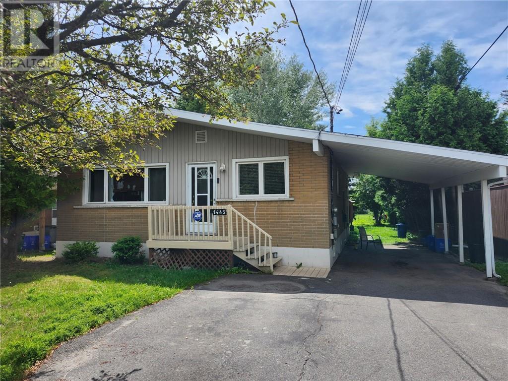 Property Photo: 1445 Kennedy ON P3A 2G1