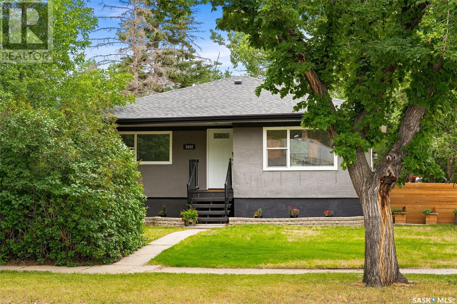 Photo de la propriété: 3802 20th Avenue SK S4S 0P4