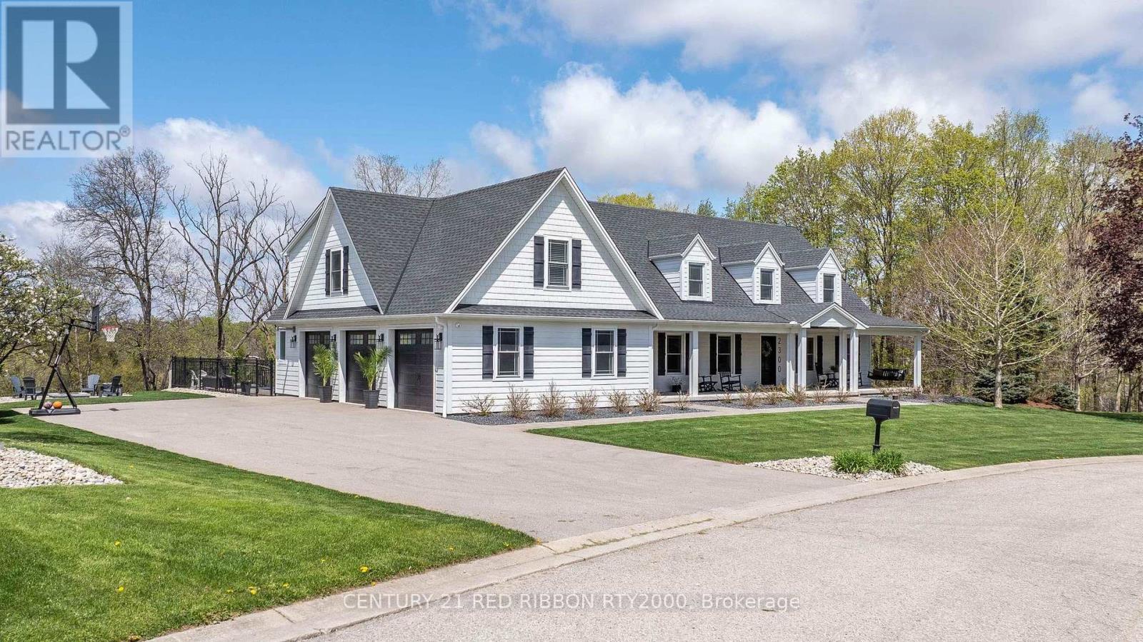 2300 Lime Kiln Drive  London South (South B) ON N6K 4P6 photo