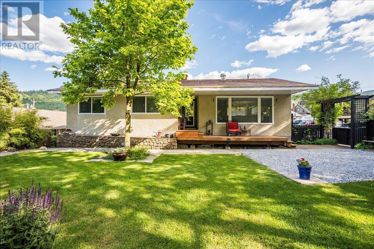 Property Photo: 407 Willow Drive BC V1R 2M9