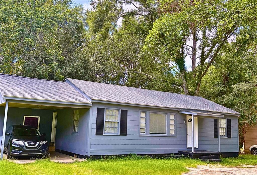 Property Photo:  2406 Oxford Drive  GA 31602 