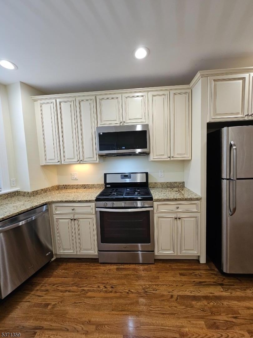 Property Photo: 410 Rahway Ave 8 NJ 07090