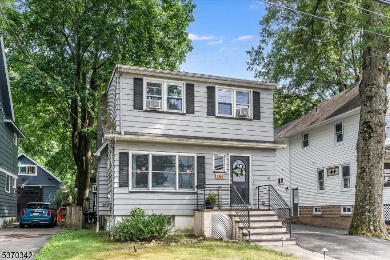 Property Photo:  359 Doremus Ave  NJ 07452 