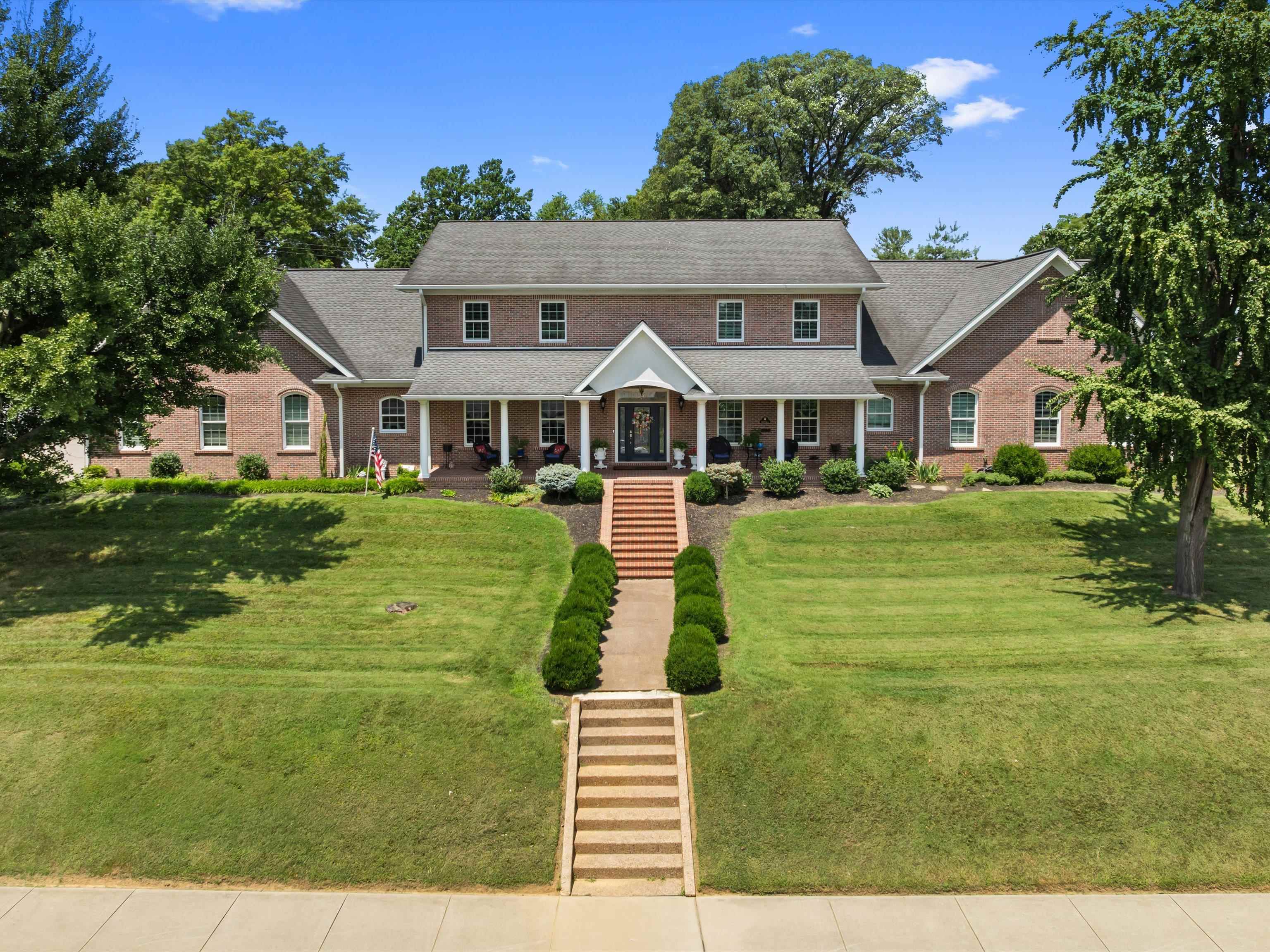 Property Photo: 1021 N Main St. KY 42420