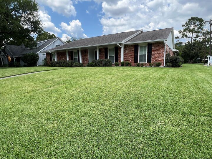 Property Photo:  10602 Del Monte Drive  TX 77042 
